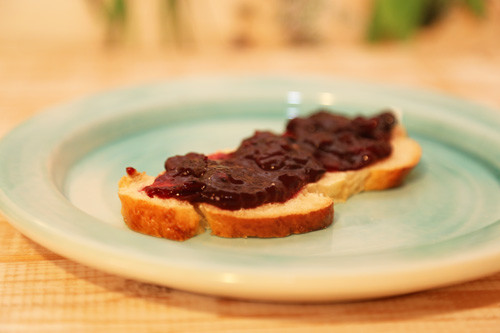Thermomix Heidelbeer-Marmelade auf Hefezopf