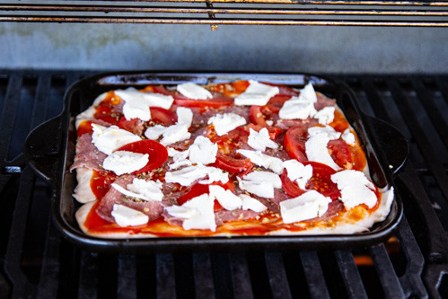 Pampered Chef Pizza auf kleinem Pizzastein