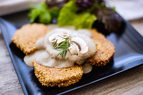 Quinoa-Puffer-5 Thermomix Quinoa-Puffer mit Pilzcremesauce