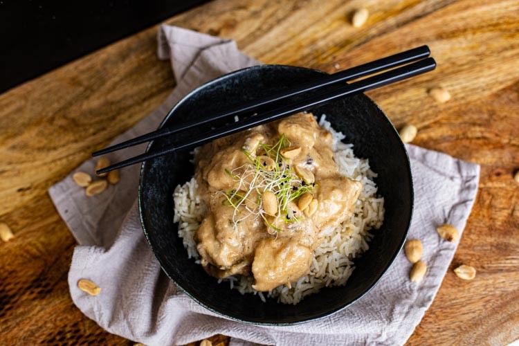 Thermomix Hähnchen mit Sojasprossen in Erdnusssauce