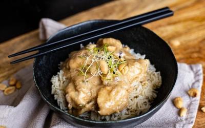 Hähnchen mit Sojasprossen in Erdnusssauce im Thermomix