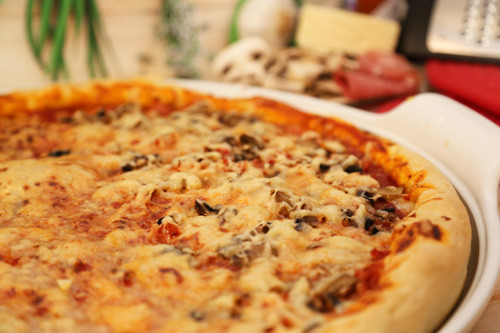 Pampered Chef White Lady Pizza Käserand