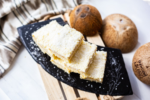 Pampered Chef Ofenzauberer Kokos-Mango-Kuchen Stücke von oben