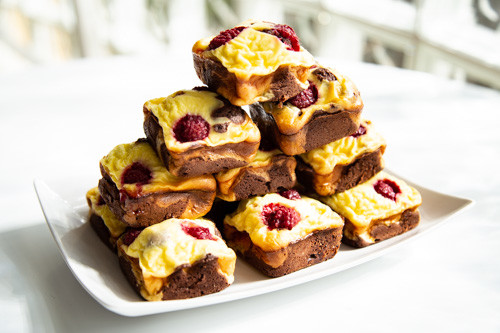 Pampered Chef Brownie mit Cheesecake-Topping