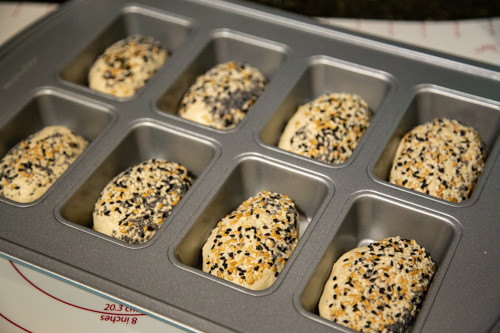 Pampered Chef Dinkel-Joghurt-Brötchen Teiglinge in Mini-Kuchenform