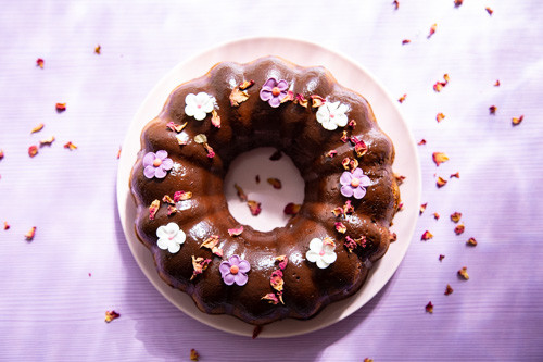 Pampered Chef Kranzform Marmorkuchen dekoriert