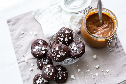 Thermomix Alfajores Mürbeteigkekse fertig glasiert und mit Happy Sprinkles dekoriert
