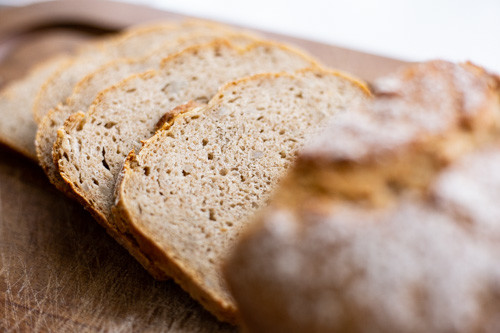 Thermomix Emmer-Roggen-Mischbrot Ulm angeschnitten