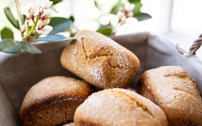 Vollkorn-Dinkelbrötchen in der Mini-Kuchenform