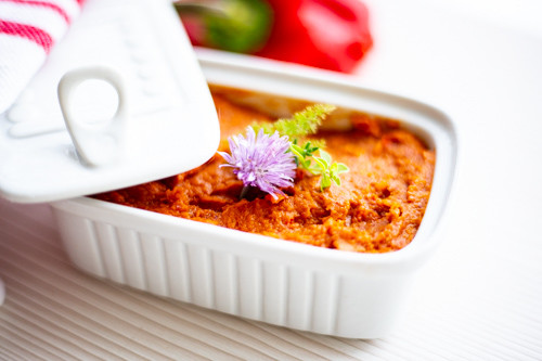 Kidneybohnen-Aufstrich-4 Thermomix veganer Kidneybohnen-Aufstrich mit Kräutern garniert