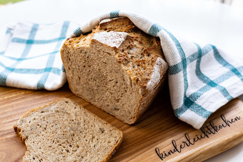 Pampered Chef Vollkorn-Weizen-Emmer-Brot im kleinen Zaubermeister