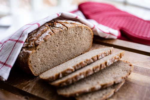 Weizen-Roggen-Sauerteig-Brot Erwitte-7 Pampered Chef Weizen-Roggen-Sauerteigbrot Erwitte angeschnitten