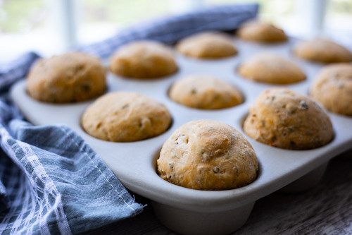 Pampered Chef mediterrane Muffin-Brötchen in 12er Snack fertiggebacken