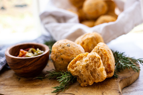 Pampered Chef mediterrane Muffin-Brötchen in 12er Snack fertiggebacken