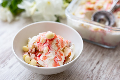 Thermomix Mascarpone-Kokos-Eis im Schälchen