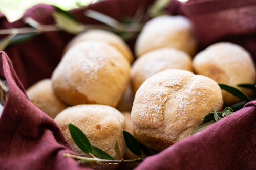 Pampered Chef Ciabatta-Brötchen in Brötchenkorb