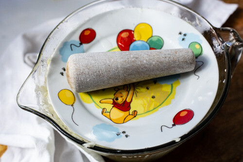 Thermomix Krautsalat mit Teller beschwert