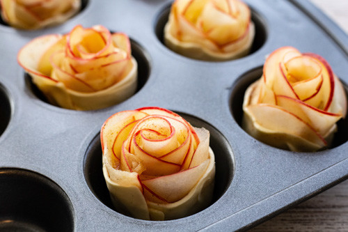 Pampered Chef Apfel-Blätterteigrosen in der Muffinform Deluxe
