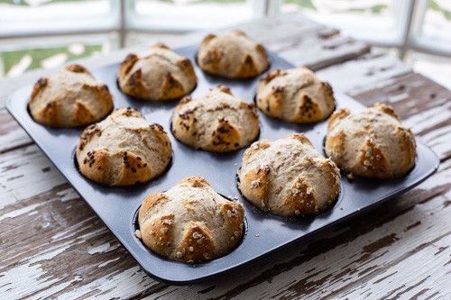 Brötchen nach dem Backen im Wundermix Brötchenblech