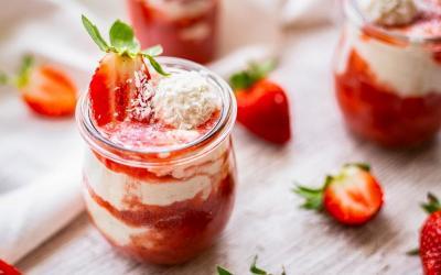 Erdbeer-Raffaello-Schichtdessert mit dem Thermomix