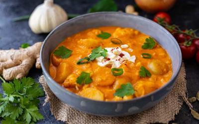Vegane Makhani-Sauce mit Blumenkohl und Kartoffeln im Thermomix