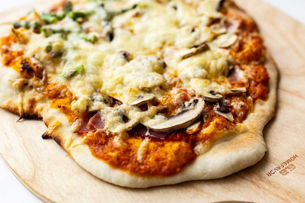 Pampered Chef Pizza auf kleinem Pizzastein