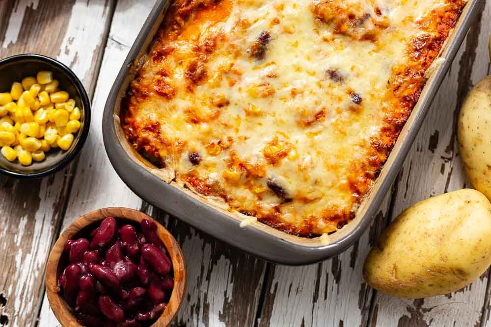Pampered Chef Vegetarischer, mexikanischer Kartoffelauflauf in der Ofenhexe nach dem Backen