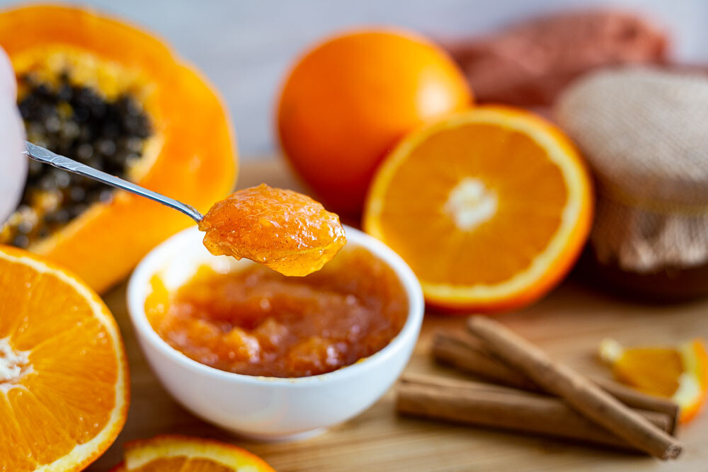 Orangen-Papaya-Marmelade mit dem Thermomix auf Löffel